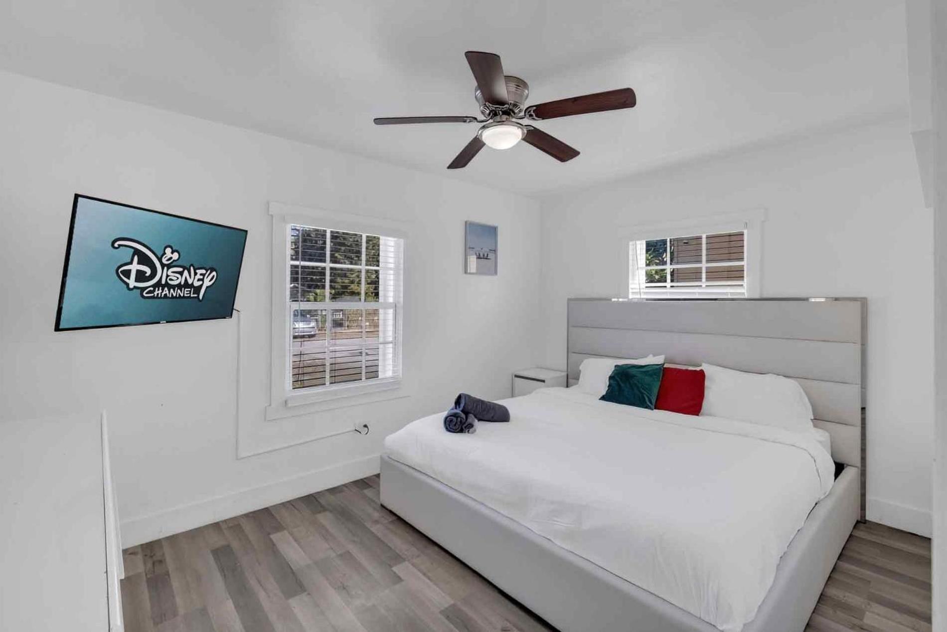Ferienhaus Happy House Miami! Same Name Everywhere - 3 Bedroom House - 1 King - 3 Queens Miami