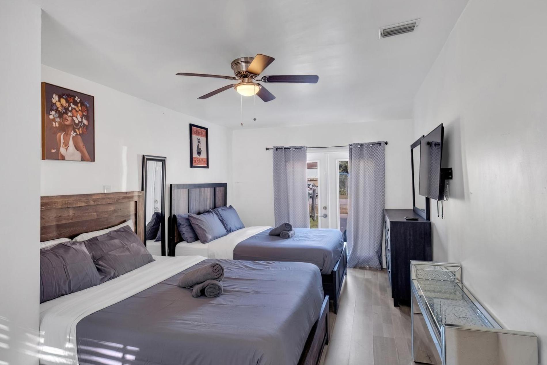 Ferienhaus Happy House Miami! Same Name Everywhere - 3 Bedroom House - 1 King - 3 Queens Miami