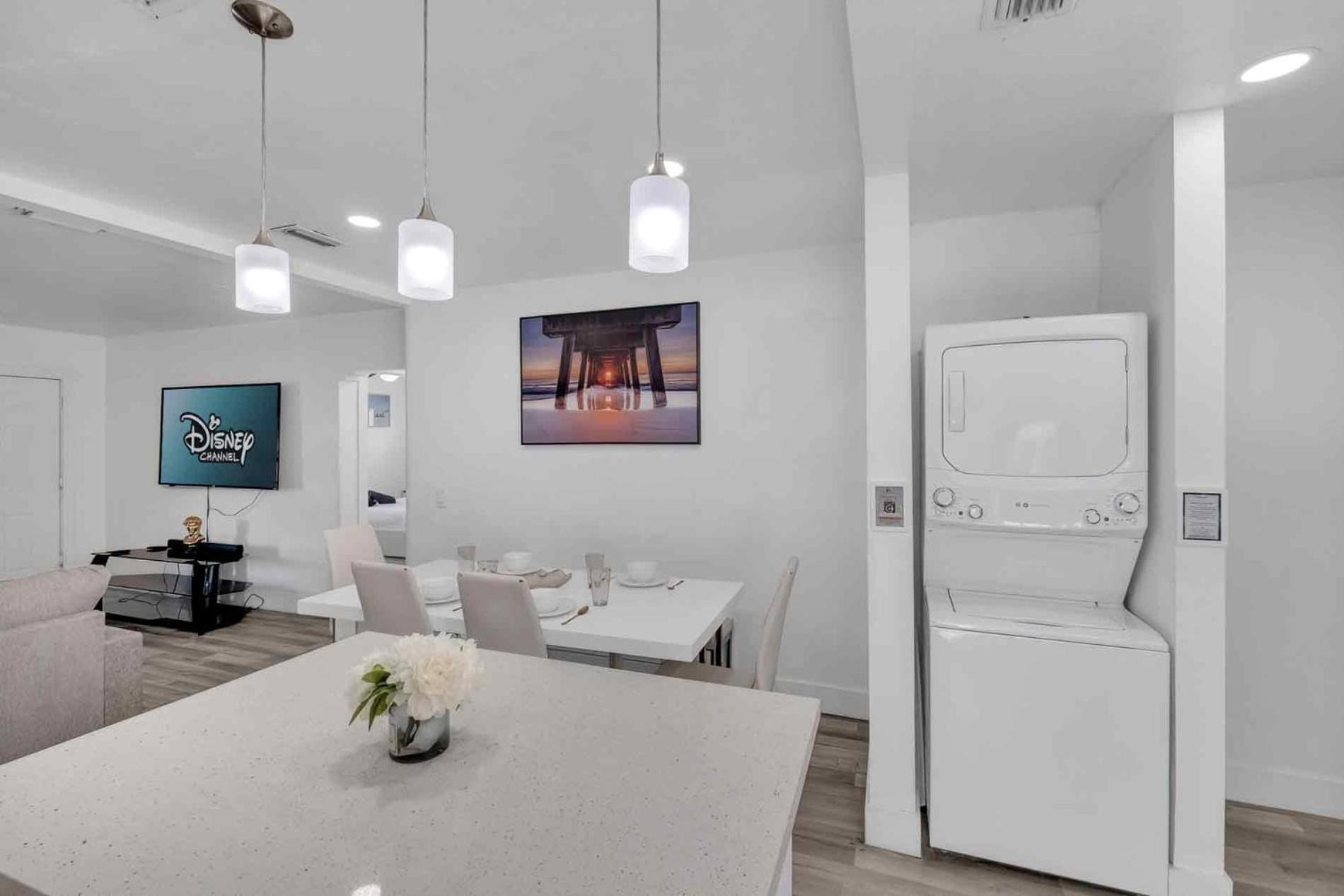 Happy House Miami! Same Name Everywhere - 3 Bedroom House - 1 King - 3 Queens Ferienhaus