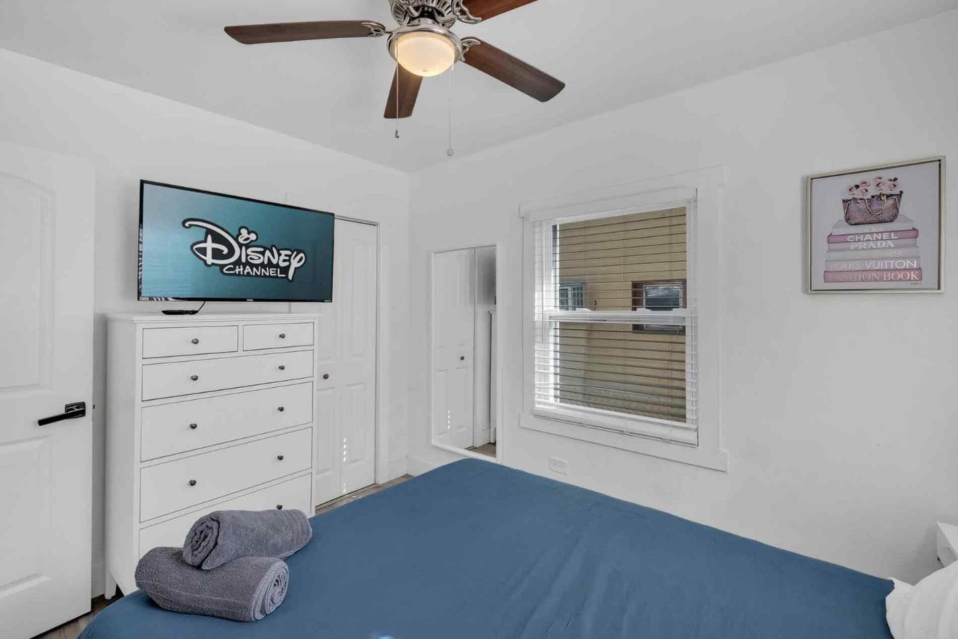 Happy House Miami! Same Name Everywhere - 3 Bedroom House - 1 King - 3 Queens Ferienhaus
